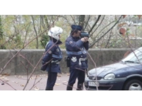 Il roulait avec une plaque étrangère pour échapper aux amendes Il roulait avec une plaque étrangère pour échapper aux amendes