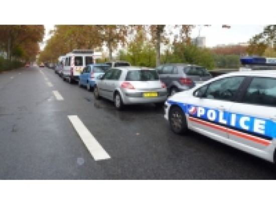 Bron : condamn&eacute; &agrave; huit mois de prison pour avoir refus&eacute; d'obtemp&eacute;rer et percut&eacute; la voiture des policiers