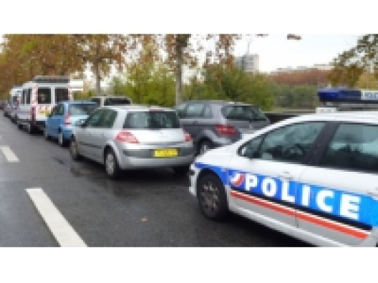 Un militaire lyonnais menace son rival avec une hache Un militaire lyonnais menace son rival avec une hache