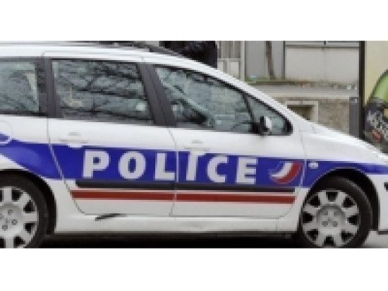 Partis à la poursuite d'un jeune, les policiers retrouvent leur voiture accidentée Partis à la poursuite d'un jeune, les policiers retrouvent leur voiture accidentée
