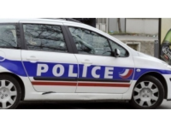 Le chauffard fonce sur les policiers : 1 blessé Le chauffard fonce sur les policiers : 1 blessé