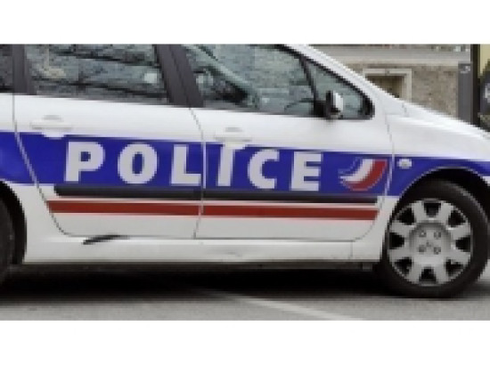 Rhône : interpellé avec 300 cartouches de cigarettes dans son coffre Rhône : interpellé avec 300 cartouches de cigarettes dans son coffre