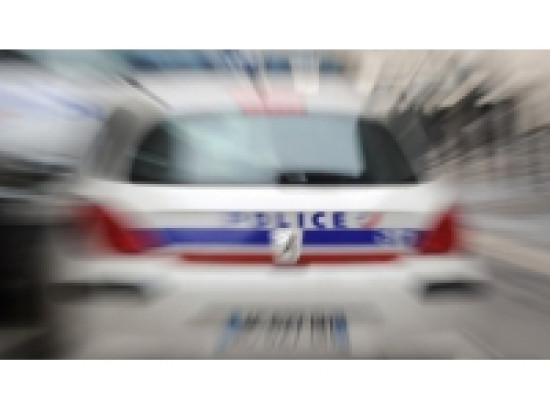 Lyon : il frappe sa femme avec un couteau Lyon : il frappe sa femme avec un couteau
