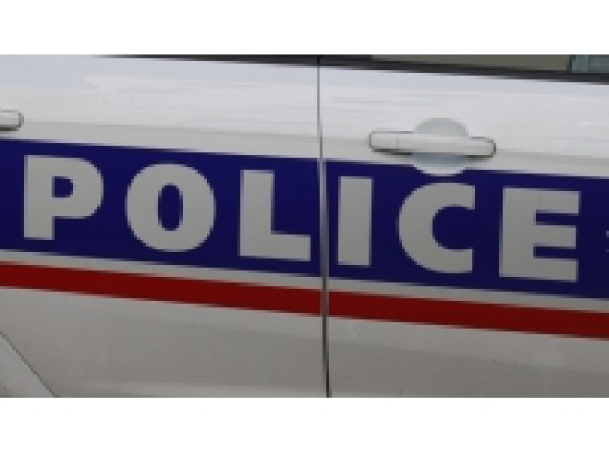 Ils jetaient des paquets &agrave; l'int&eacute;rieur de la prison de Villefranche