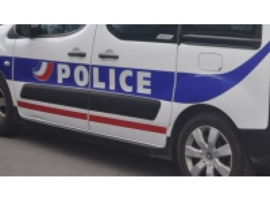 Bourgoin-Jallieu : l'un des malfaiteurs aurait réussi à se faire enfermer dans le magasin Bourgoin-Jallieu : l'un des malfaiteurs aurait réussi à se faire enfermer dans le magasin