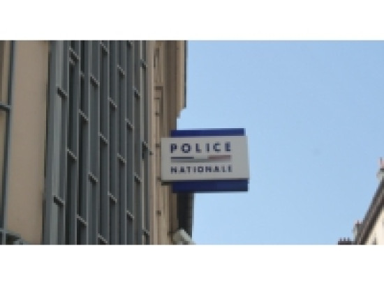 Lyon : un mineur agresse sa mère avec un couteau de cuisine