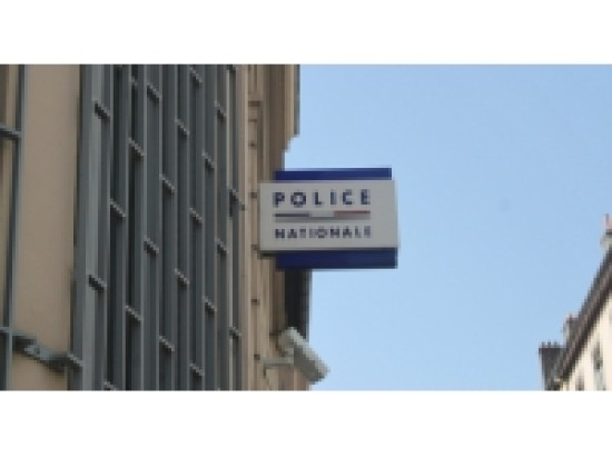 Accusé de vols avec violences près de Fourvière, il écope de 18 mois de prison Accusé de vols avec violences près de Fourvière, il écope de 18 mois de prison