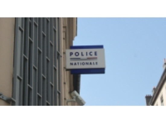 Lyon 7e : un tabac braqué avec une arme de poing Lyon 7e : un tabac braqué avec une arme de poing