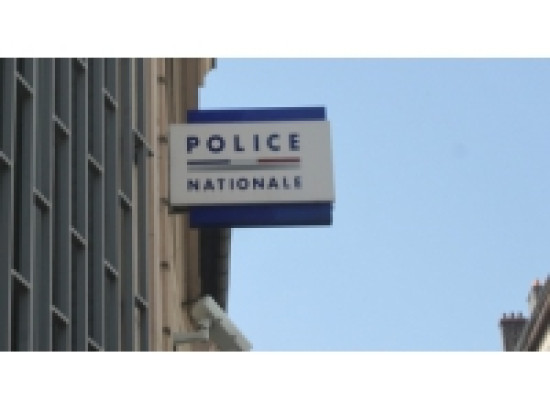 Lyon : recherché pour vol par effraction, il est arrêté grâce à un contrôle TCL Lyon : recherché pour vol par effraction, il est arrêté grâce à un contrôle TCL