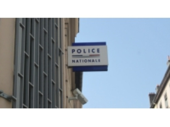 Lyon 8e : un SDF trouvé mort dans la rue Lyon 8e : un SDF trouvé mort dans la rue