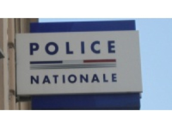 Un jeune handicapé agressé dans un appartement