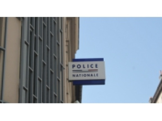 Lyon : un vol de téléphone sous la menace d'une arme Lyon : un vol de téléphone sous la menace d'une arme