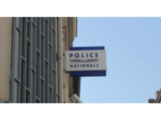 Lyon : il heurte la voiture des policiers, ces derniers retrouvent sur lui de la coca&iuml;ne