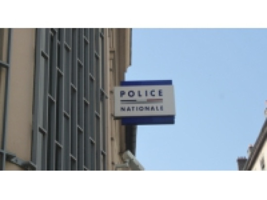 Il s'acharne sur son ex-compagne et sa famille Il s'acharne sur son ex-compagne et sa famille