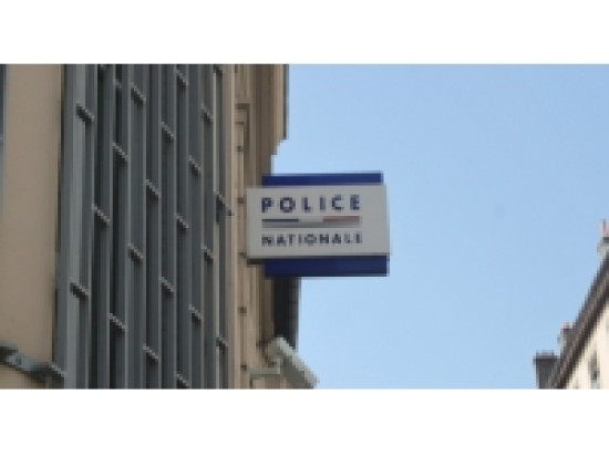Quatre jeunes arrêtés pour des violences et des vols avec arme Quatre jeunes arrêtés pour des violences et des vols avec arme