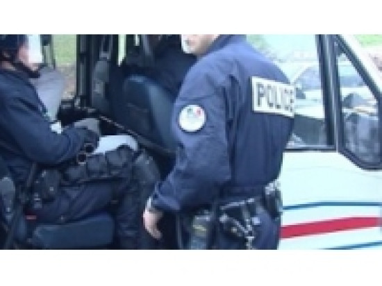 Villeurbanne : un homme bless&eacute; &agrave; l'arme blanche d&eacute;couvert dans la rue