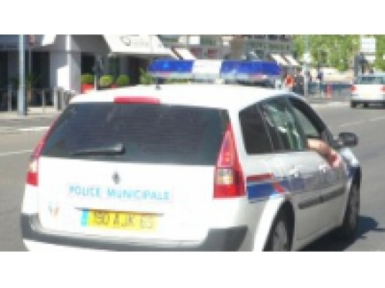 Rhône : deux individus recherchés après un vol à main armée dans un tabac Rhône : deux individus recherchés après un vol à main armée dans un tabac