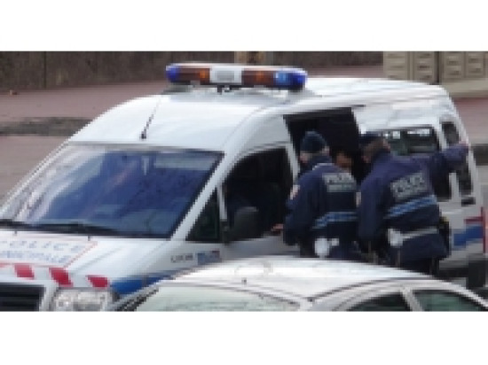 Lyon : il vole un portable mais perd le sien en prenant la fuite Lyon : il vole un portable mais perd le sien en prenant la fuite