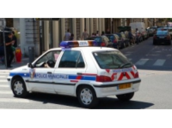 La Duchère : il se sert d'une fausse Kalachnikov contre la police