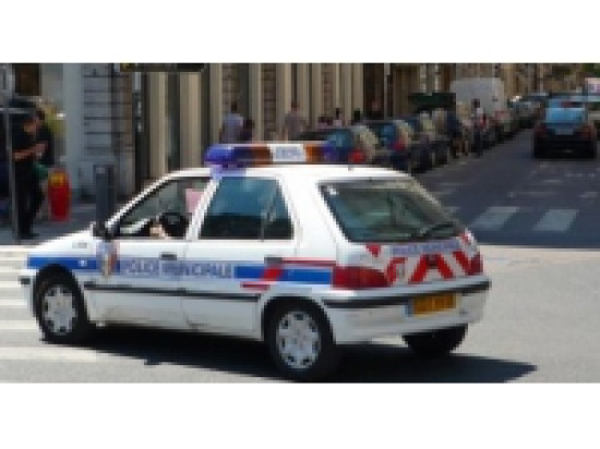 Vénissieux : il frappe sa compagne à plusieurs reprises