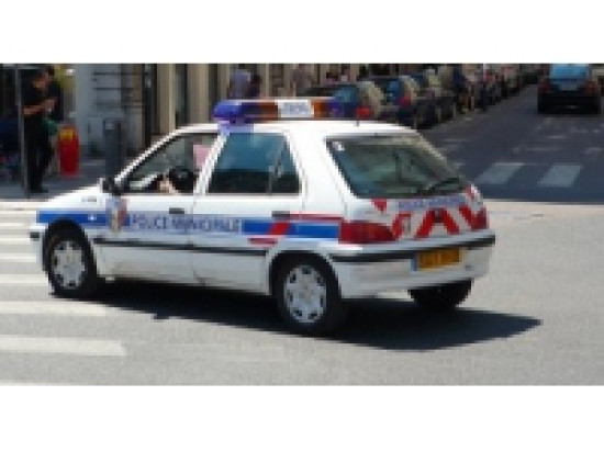 Recherché pour des violences, il est retrouvé en possession d'une carte d'identité volée Recherché pour des violences, il est retrouvé en possession d'une carte d'identité volée