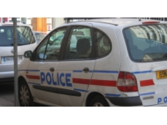 Caluire : ils tabassent un ado pour lui voler ses baskets Caluire : ils tabassent un ado pour lui voler ses baskets