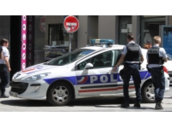 Agressée chez elle par des voleurs, une Lyonnaise dans un état critique Agressée chez elle par des voleurs, une Lyonnaise dans un état critique