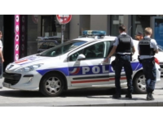 Arrêté pour avoir menacé sa voisine avec un haltère Arrêté pour avoir menacé sa voisine avec un haltère