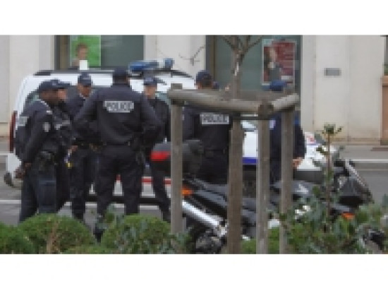 Chassieu : une personne sérieusement blessée au cours d'un car-jacking Chassieu : une personne sérieusement blessée au cours d'un car-jacking