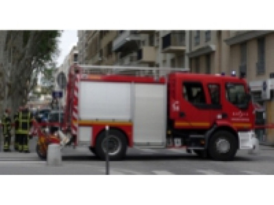 Pierre-Bénite : une canalisation se rompt et provoque un jet de 20 mètres de haut Pierre-Bénite : une canalisation se rompt et provoque un jet de 20 mètres de haut