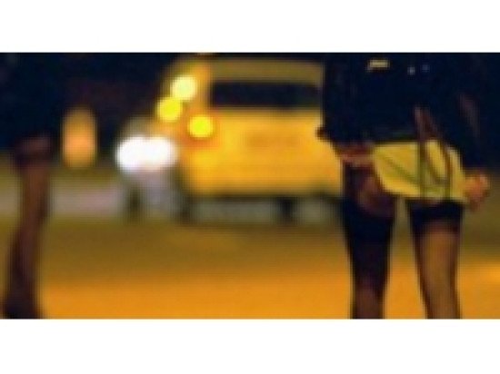 Lyon : Ils détroussent une prostituée avec un briquet Lyon : Ils détroussent une prostituée avec un briquet