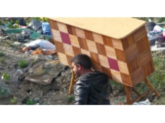 Les Roms de la place Carnot ont &eacute;lu domicile sous le pont Kitchener