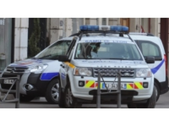 Alcool, conduite dangereuse, vol, crachats : la folle nuit d'une Lyonnaise de 26 ans Alcool, conduite dangereuse, vol, crachats : la folle nuit d'une Lyonnaise de 26 ans