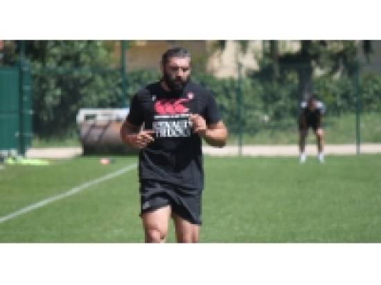 Sébastien Chabal jouera bien sa dernière année à Lyon Sébastien Chabal jouera bien sa dernière année à Lyon