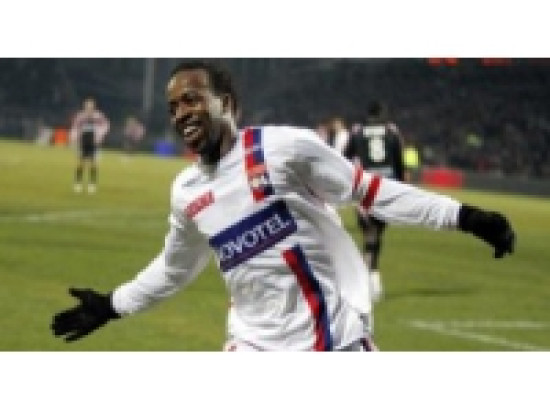 Sidney Govou : "Saint-Etienne est devant l'OL" Sidney Govou : "Saint-Etienne est devant l'OL"