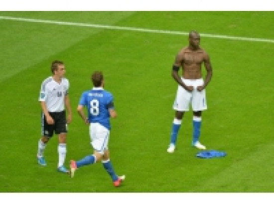 L'Italie en finale de l'Euro : concert de klaxon à Lyon L'Italie en finale de l'Euro : concert de klaxon à Lyon