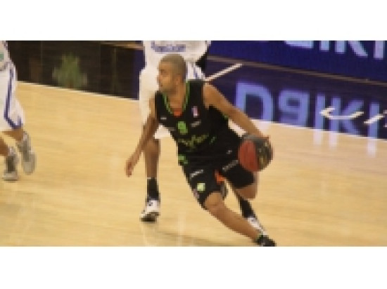 Tony Parker &eacute;lu joueur europ&eacute;en de l'ann&eacute;e 2013