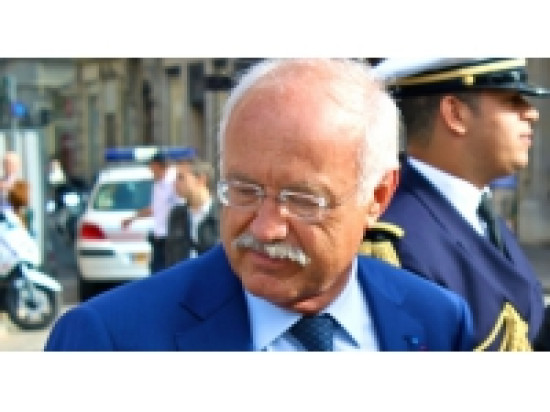 R&eacute;forme du droit d'asile : Jean-Louis Touraine a remis son rapport &agrave; Manuel Valls