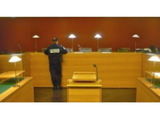 Lyon : deux hommes condamn&eacute;s pour avoir vol&eacute; une carte bleue