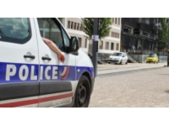 Au volant d'un véhicule volé, il finit sur le toit à La Mulatière Au volant d'un véhicule volé, il finit sur le toit à La Mulatière