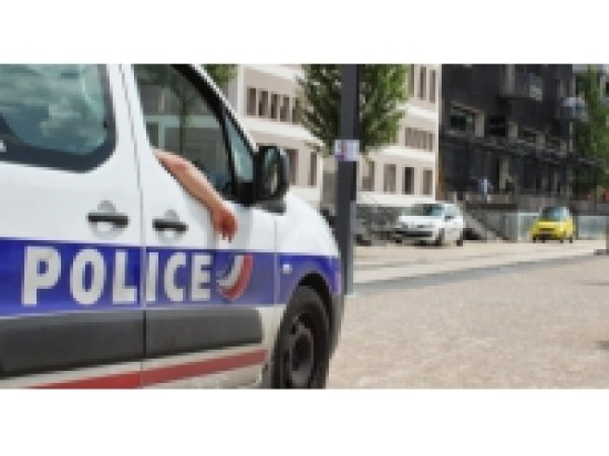 Il bat son ex-compagne et sa fille Il bat son ex-compagne et sa fille