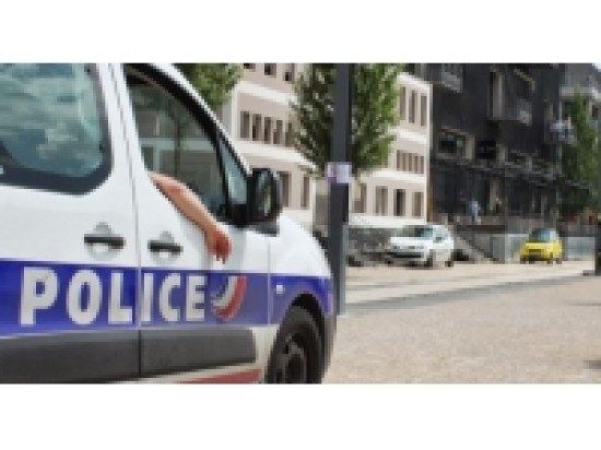 Interpellées pour un vol, elles s'en prennent aux policiers Interpellées pour un vol, elles s'en prennent aux policiers