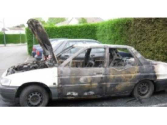 Six voitures partent en fumée sur un parking à Grigny Six voitures partent en fumée sur un parking à Grigny