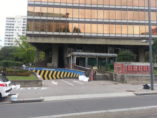 La Chambre patronale du Bâtiment de Rhône-Alpes saccagée ce mercredi par des manifestants La Chambre patronale du Bâtiment de Rhône-Alpes saccagée ce mercredi par des manifestants