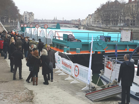 Lyon : la péniche déchetterie en service après inauguration