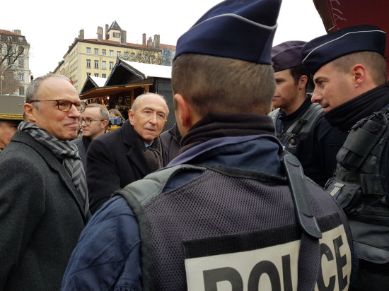 Dispositif type fan-zone pour le marché de Noël de Lyon après l'attaque de Strasbourg