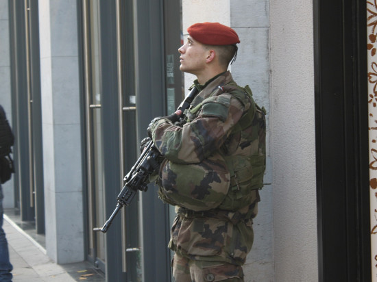 8 décembre : ivres, ils font l'apologie du terrorisme devant les militaires 8 décembre : ivres, ils font l'apologie du terrorisme devant les militaires