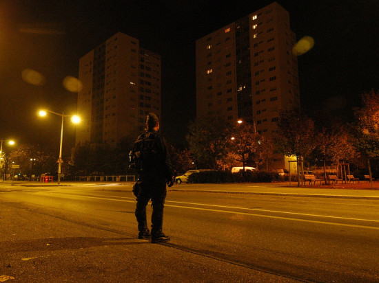 Ils volent de l'essence et blessent le pompiste près de Lyon