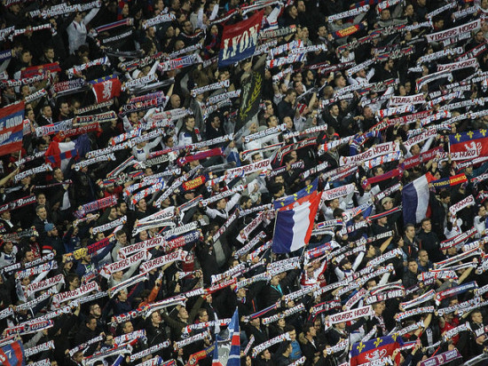 Deux supporters lyonnais condamnés pour jets de projectiles