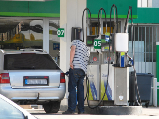 Tassin : il menace un homme avec un couteau dans une station-service Tassin : il menace un homme avec un couteau dans une station-service